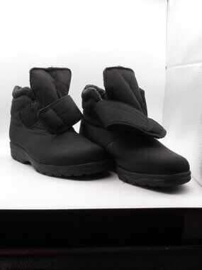 Toe Warmers Black Women's Low Boot Size 8 2W T99849 Hook & Loop Made in Canada